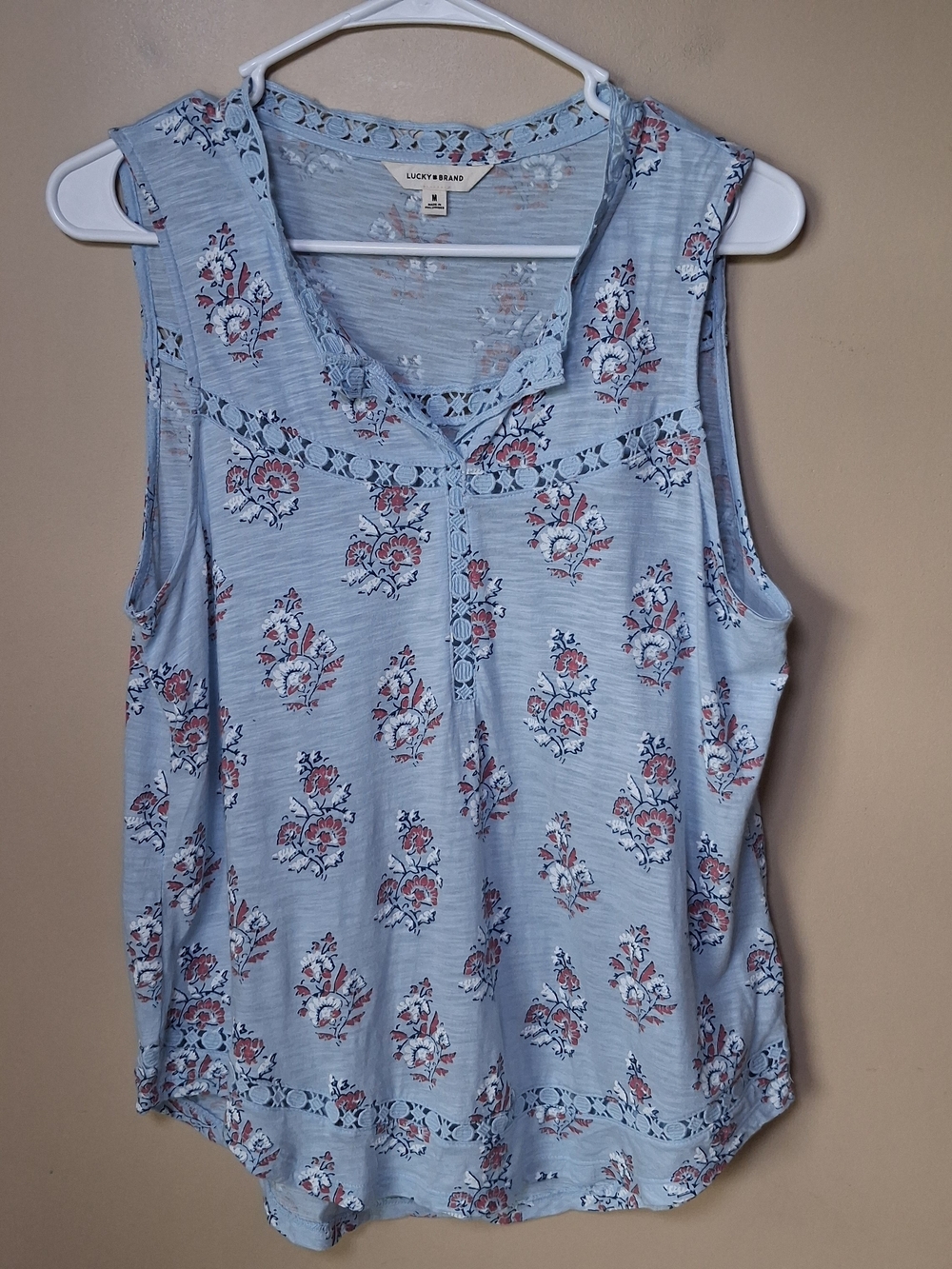 Lucky Brand Women's Sleeveless Blue Floral Top W/Crochet Accents; Size M